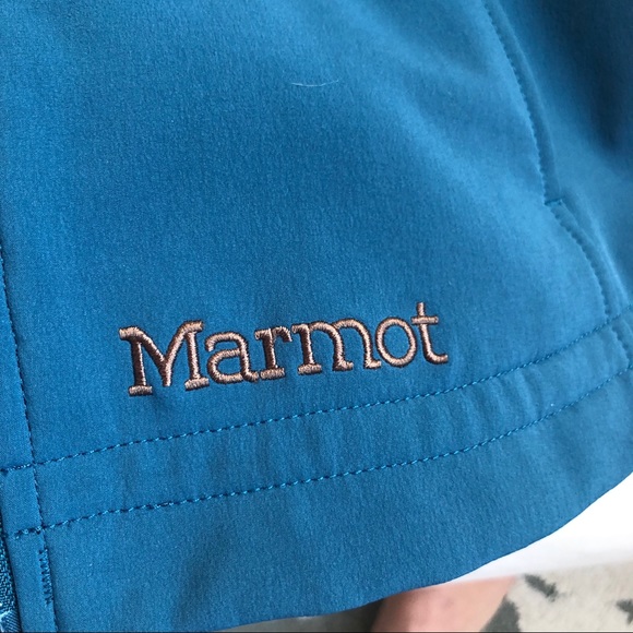 Marmot soft shell jacket with faux fur hoood - Picture 5 of 5